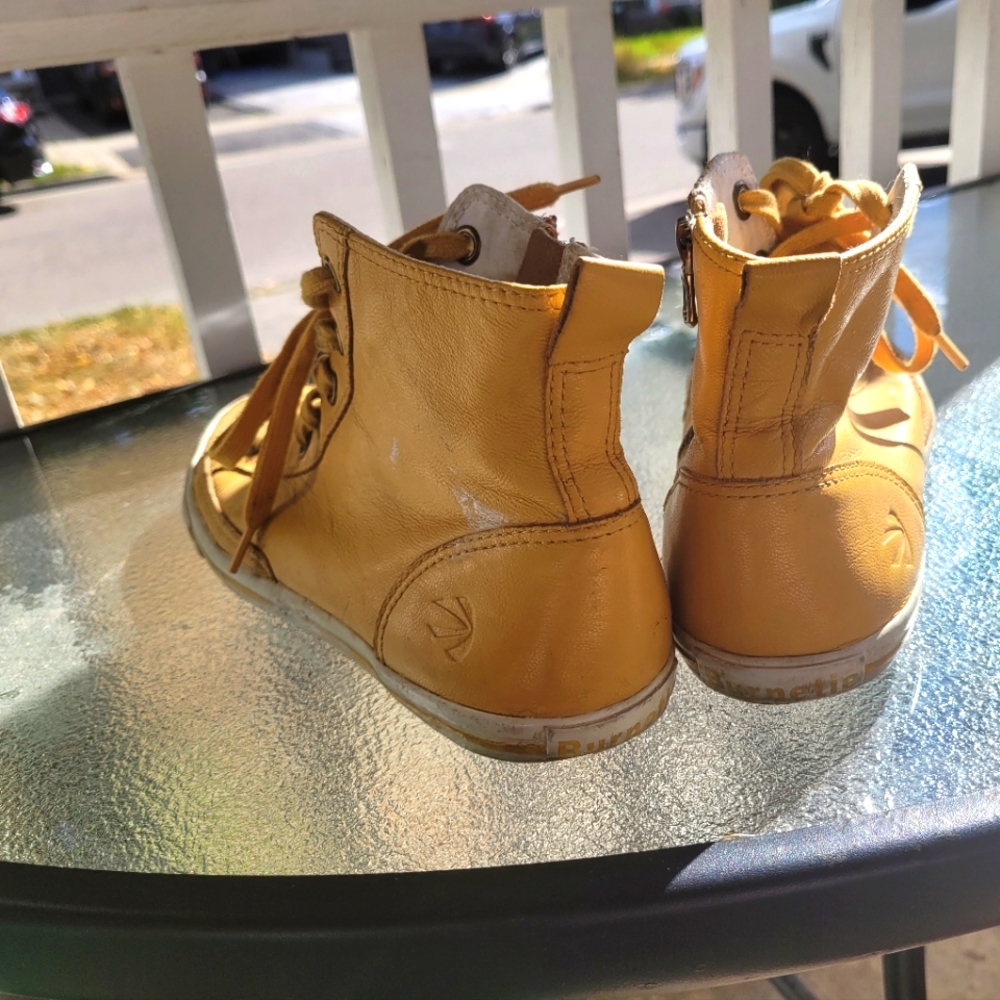 COPY - Mens leather speakers